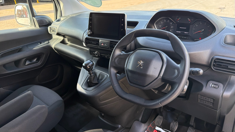 Peugeot Partner Long Diesel 850 1.5 BlueHDi 100 Professional Premium Crew Van